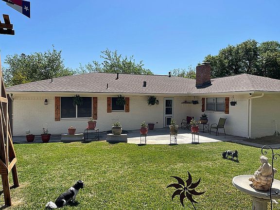 3rd image of 125 Lakeland Dr