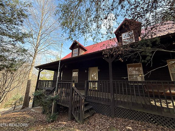 3rd image of 10560 Pleasant Hollow Rd