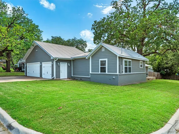 411 Harcourt St, Weatherford, TX 76086