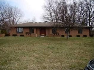 207 Pine Tree Dr, Urbana, OH 43078