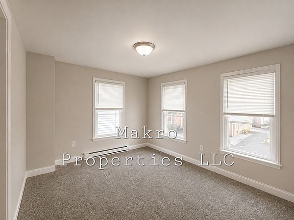 4th image of 634 Broadway #1/2