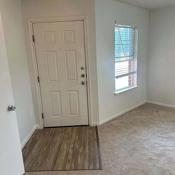 18312 Crestwind Ln — Photo 2
