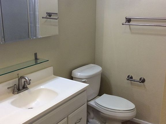 3rd image of 927 S Bruce St APT 3