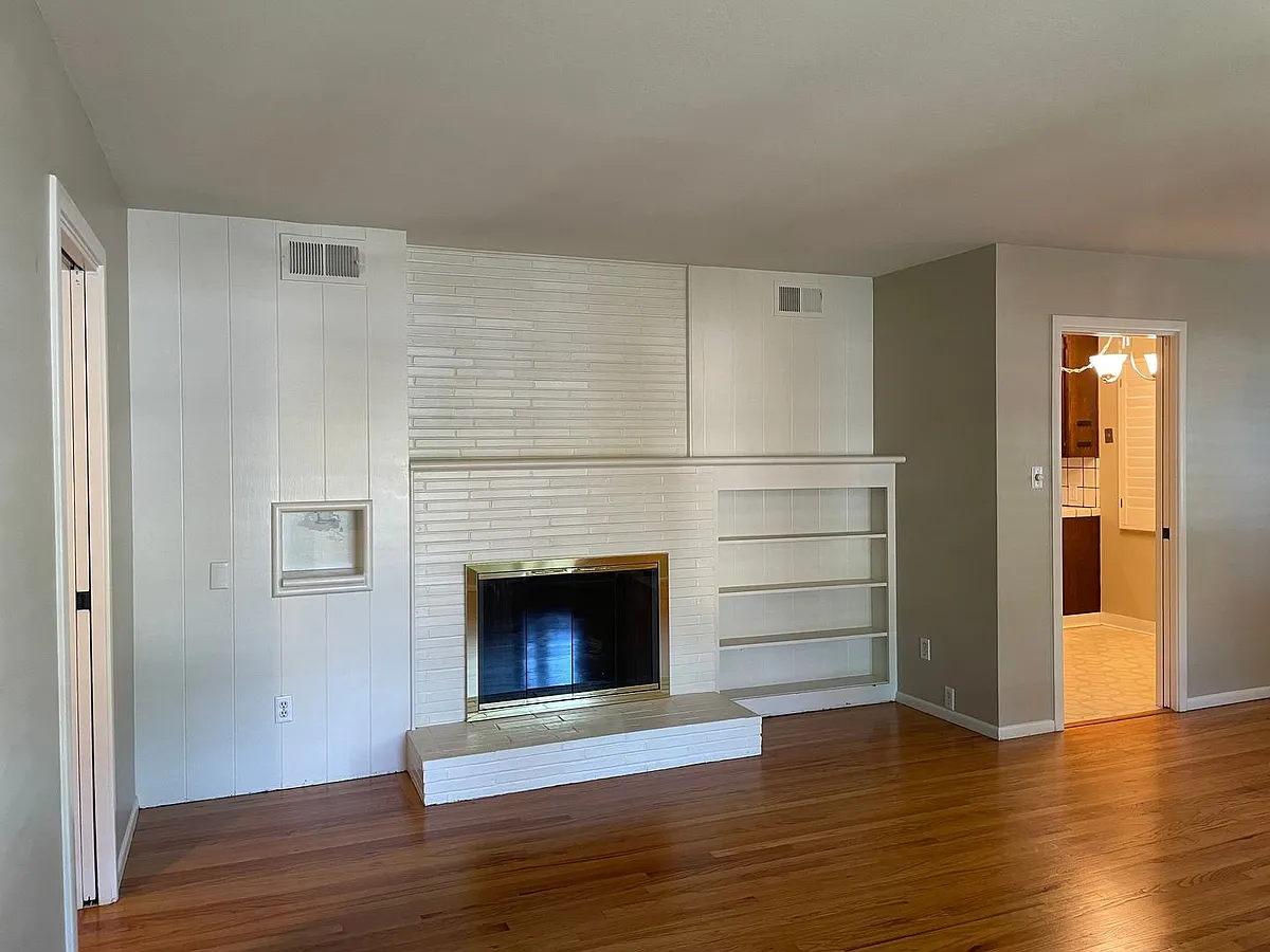Building Photo - 73 49th St