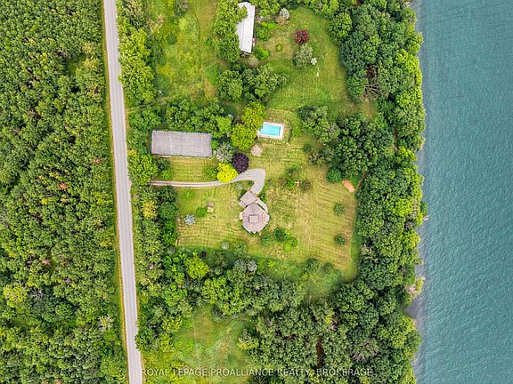 4th image of 2576 Howe Island Dr