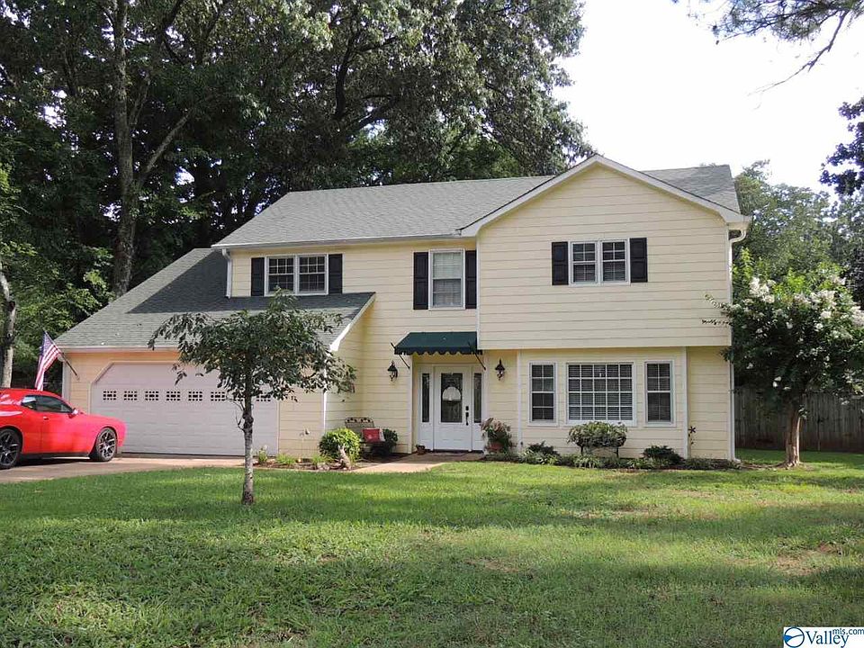 2nd image of 1604 Willowbrook Dr SE