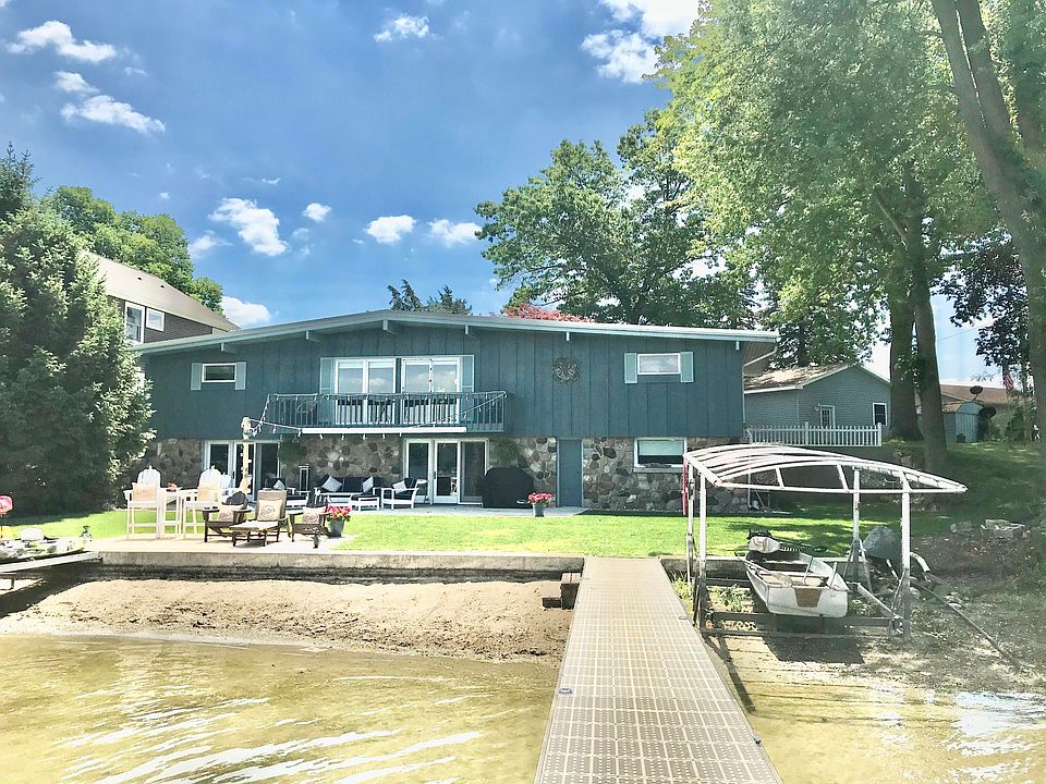 1st image of 16188 E Lake Dr
