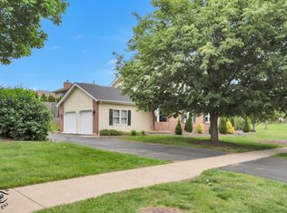 8348 Adbeth Ave, Woodridge, IL 60517