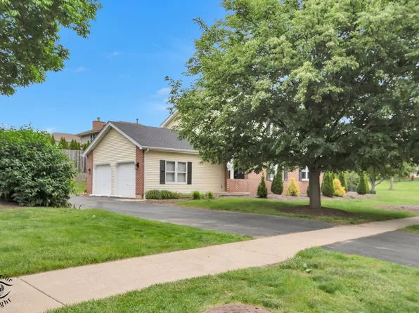 8348 Adbeth Ave, Woodridge, IL 60517