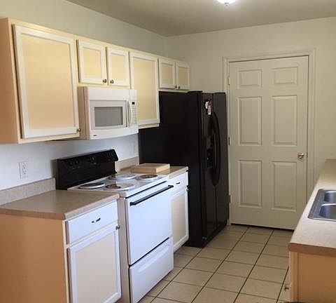 4th image of 2613 N Selman St