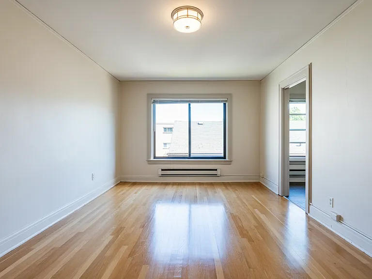 Davison Apartments — Photo 4