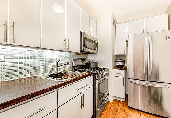4th image of 65-65 Wetherole St #3Y