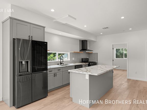 3rd image of 3564 Eagle Rock Blvd