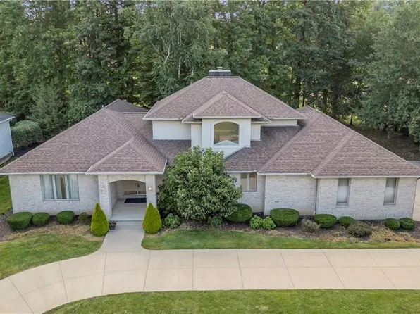 416 Castle Pines Dr, Akron, OH 44333