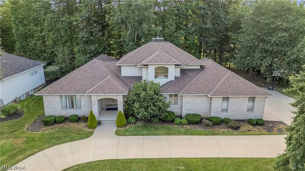 416 Castle Pines Dr photo 1