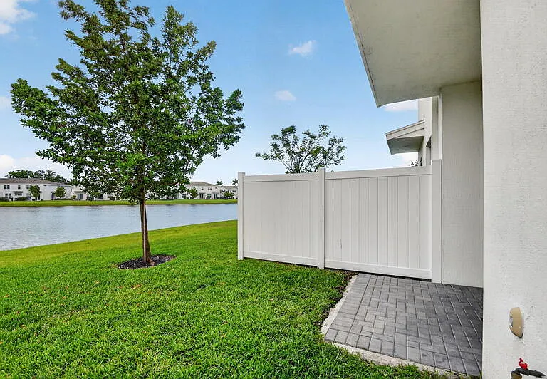 6933 N Harbours Edge Ave — Photo 48