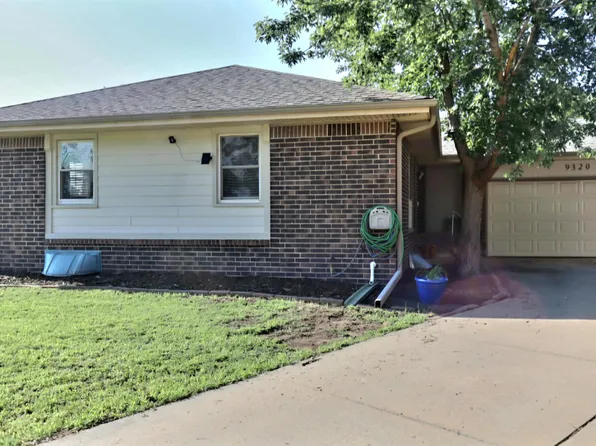 9320 E Barron Cir, Wichita, KS 67207