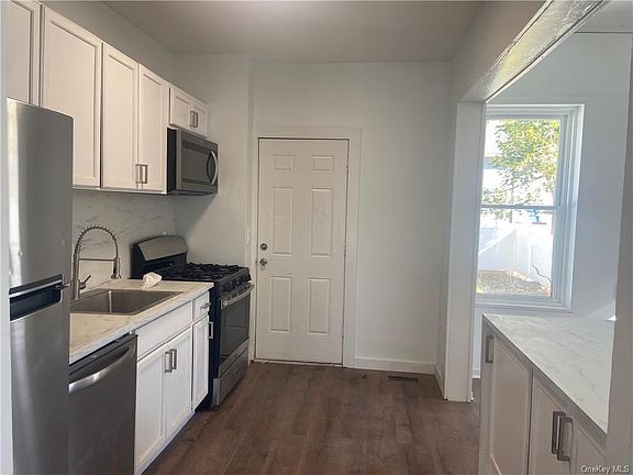5th image of 50 Hammond St Unit 50
