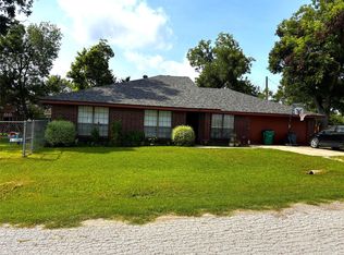 309 W Moerbe Dr, Thorndale, TX 76577