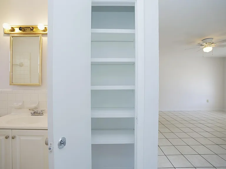 1193 S Alhambra Cir #1 — Photo 17