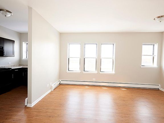 3rd image of 6811 S Paxton Ave APT 203