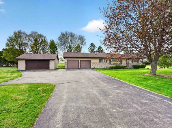 N5782 Fairview Rd, Fond Du Lac, WI 54937