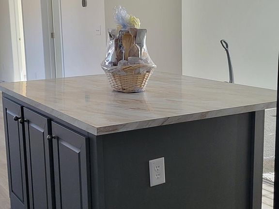 4th image of 1942 Kendrick Cir