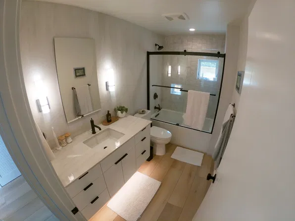 7837 Quebrada Cir, Carlsbad, CA 92009