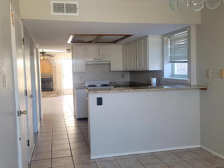 3200 Mountain Ridge Dr — Photo 17
