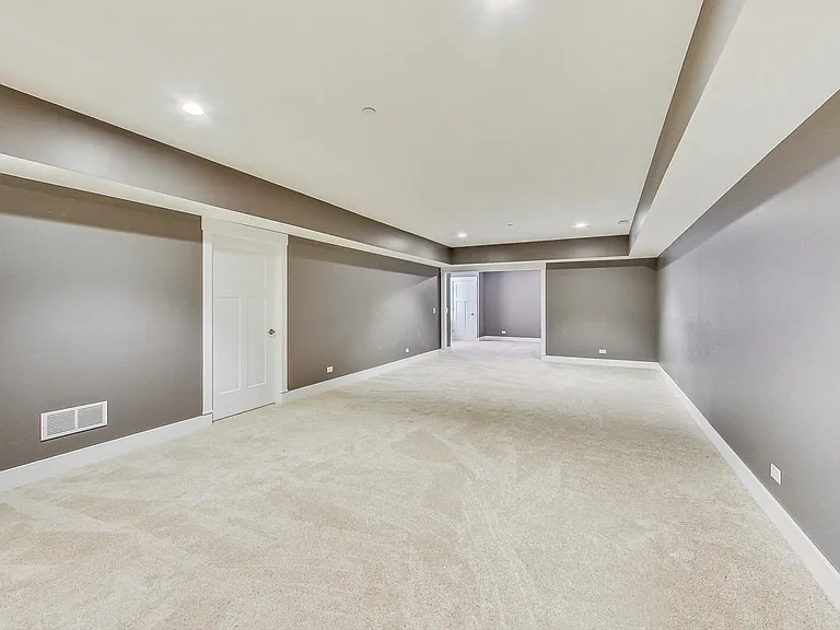8101 Floral Ave — Photo 33