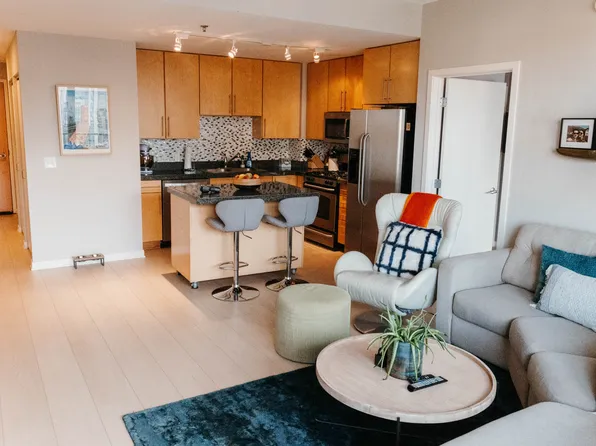 929 Portland Ave APT 802, Minneapolis, MN 55404