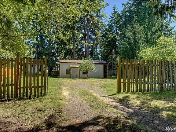 Cottage in back of property - 576sf 1 bed 1 bath