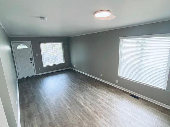 3rd image of 1331 Ferris Ave