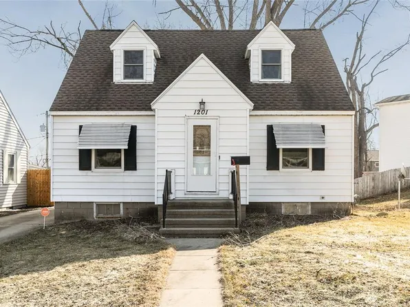1201 English Blvd, Marion, IA 52302
