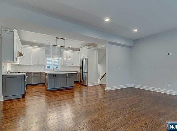 3rd image of 38 Forest St Floor 1