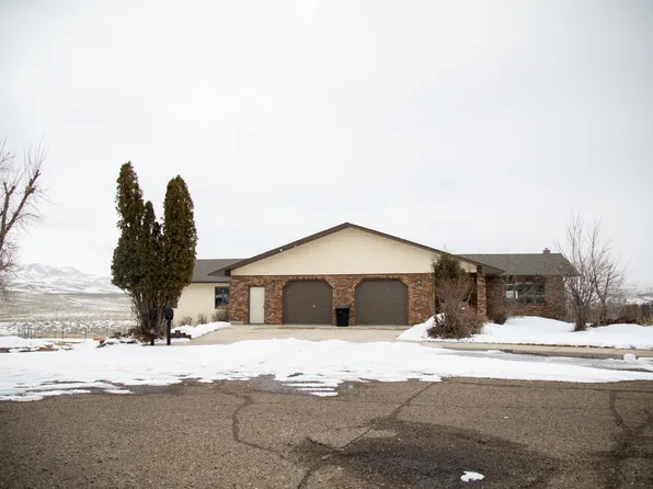 1240 Land Dr, Havre, MT 59501