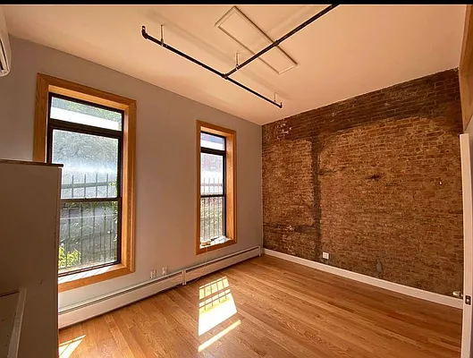 Living room, photo 2