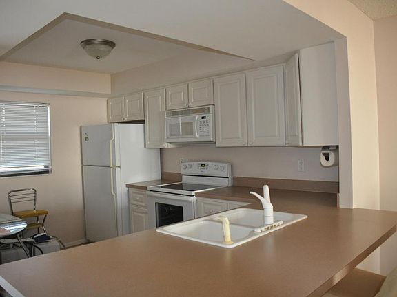 5th image of 3200 N A1a APT 605