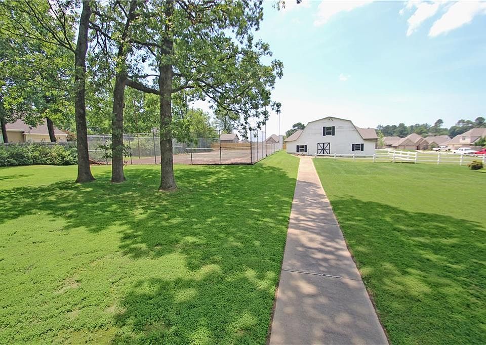 2nd image of 1403 W Birch Dr