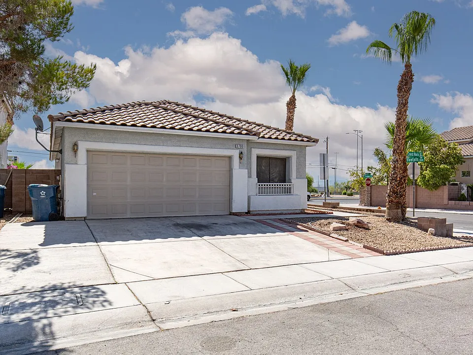 3790 Crest Horn Dr