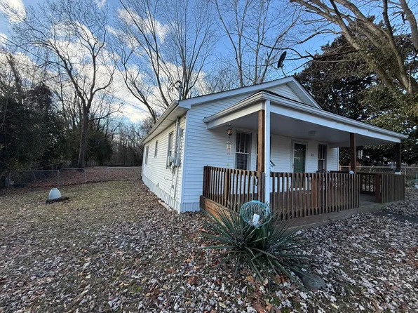 365 Maple St, Russell Springs, KY 42642