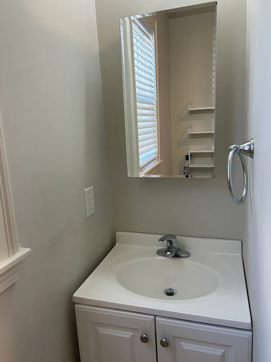 Building Photo - 9 Arbor St #3