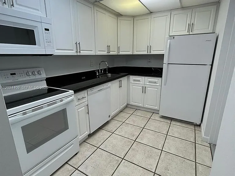 3123 Oakland Shores Dr #D112 — Photo 6