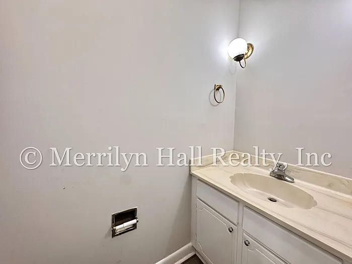 122 Jefferson Pl — Photo 8