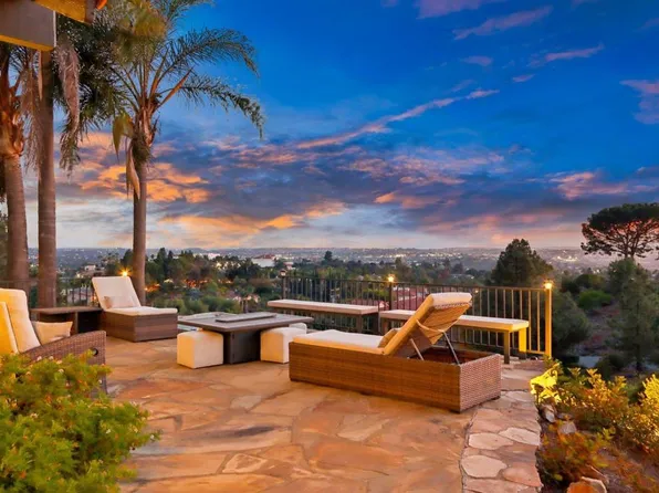 2073 Elevado Rd, Vista, CA 92084