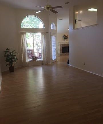 4th image of 9522 Black Thorn Ln