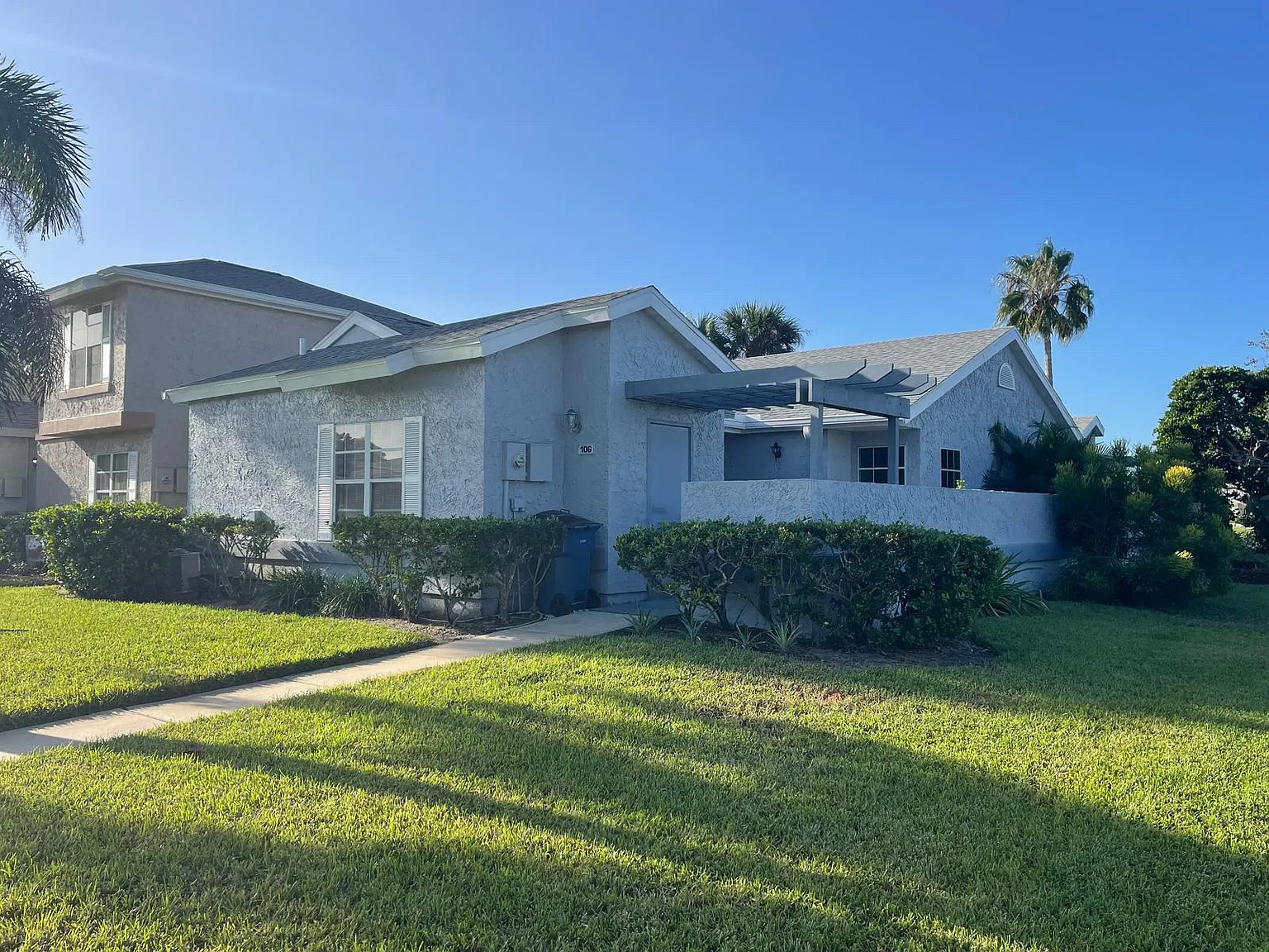 1485 Malibu Cir NE — Photo 2
