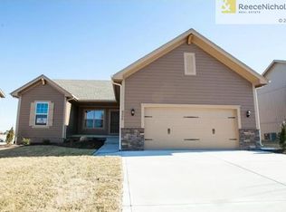 8906 SW 9th Ter, Blue Springs, MO 64064