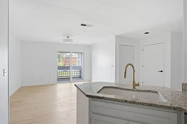 470 S Main St #203 — Photo 6