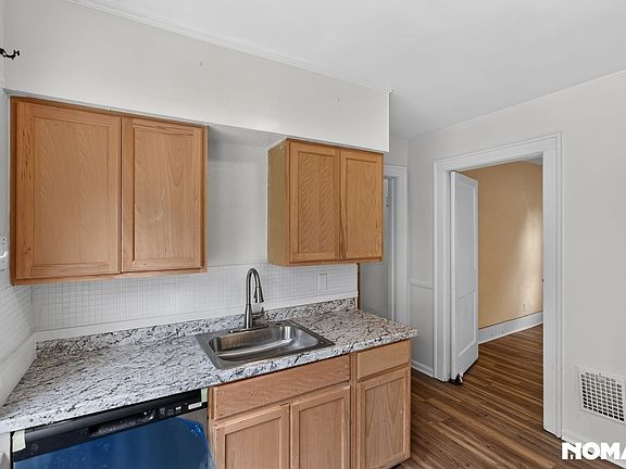 4th image of 150 Stillwell Ave #1